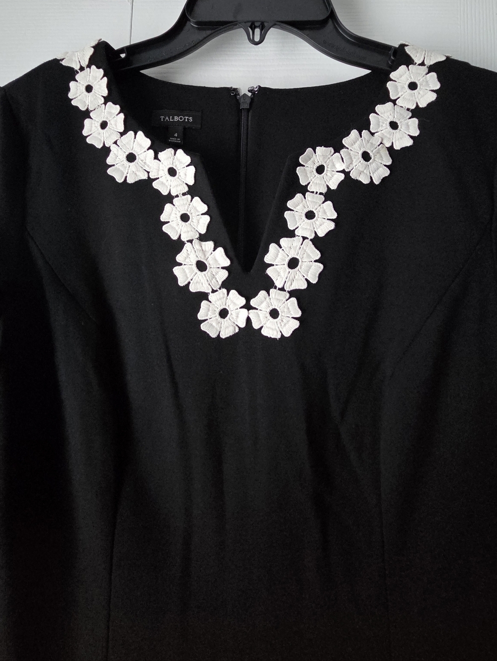 Talbots Black Embroidered Flounce-Sleeve Shift Dress Size 4 - Picture 7 of 13